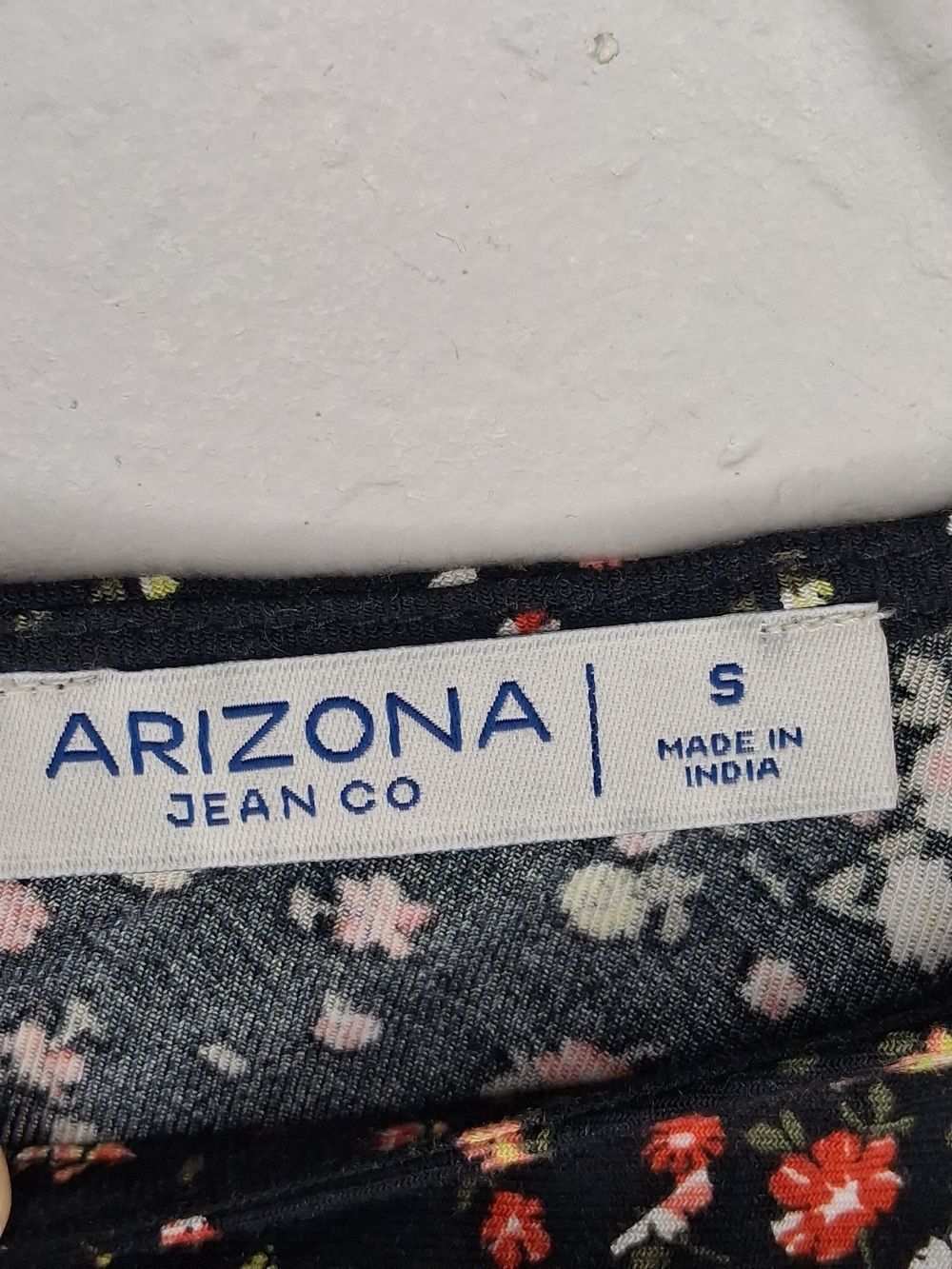 Arizona Jean Co Cropped Floral Peplum Top Black Ditsy Floral V Neck Small Boho - Picture 3 of 10